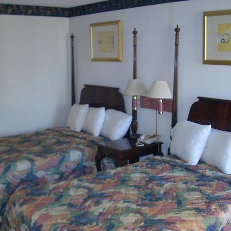 Regency Inn Of เนเปอร์วิลล์ ภายนอก รูปภาพ